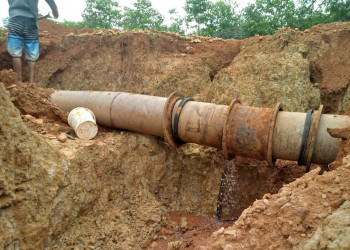 Adutora rompe e deixa moradores de Matias Olímpio sem água na região Norte do Piauí